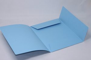 KARTONMAPPE 125 A4 BLÅ 250 G M/3 KLAPPER KARTON