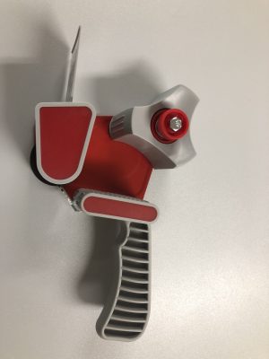 TAPEDISPENSER PAKKETAPE 50MM MED HÅNDTAG OG BREMSE