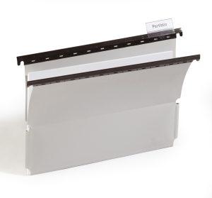 Hængemappe med fastholdelsesstropper i siden a4Vinklet, stabil plastophængsskinne, 60 mm titelfane, blanke indstik og fortrykte A-Z indstik. Fremstillet af rivefast polypropylen.