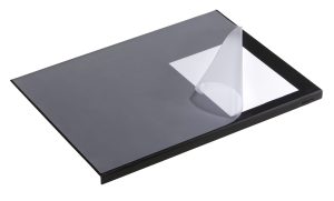 Skriveunderlag 650x500 mm med kantbeskytter med transparent overfladeSkriveunderlag med kantbeskytter og transparent dækplade
