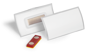 Navneskilt click fold rpp 40x75, magnet (place&hold)Letvægts konveks foldbart navneskilt med unik klikmekanisme, der har en magnetisk "place & hold" fastgørelse. Størrelse 40x75 mm. 10 stk. pr. æske.