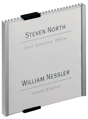 Info sign 149x148,5mmDør og vægskilte i aluminium og frontplade i akryl. Design indstiksetiket med gratis skabelon.