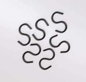 S-hooks 4 cm., Black metal