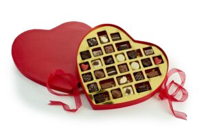 Rød Hjerte Hatteæske 29 stk.Luksus Chokolade - 390 g.